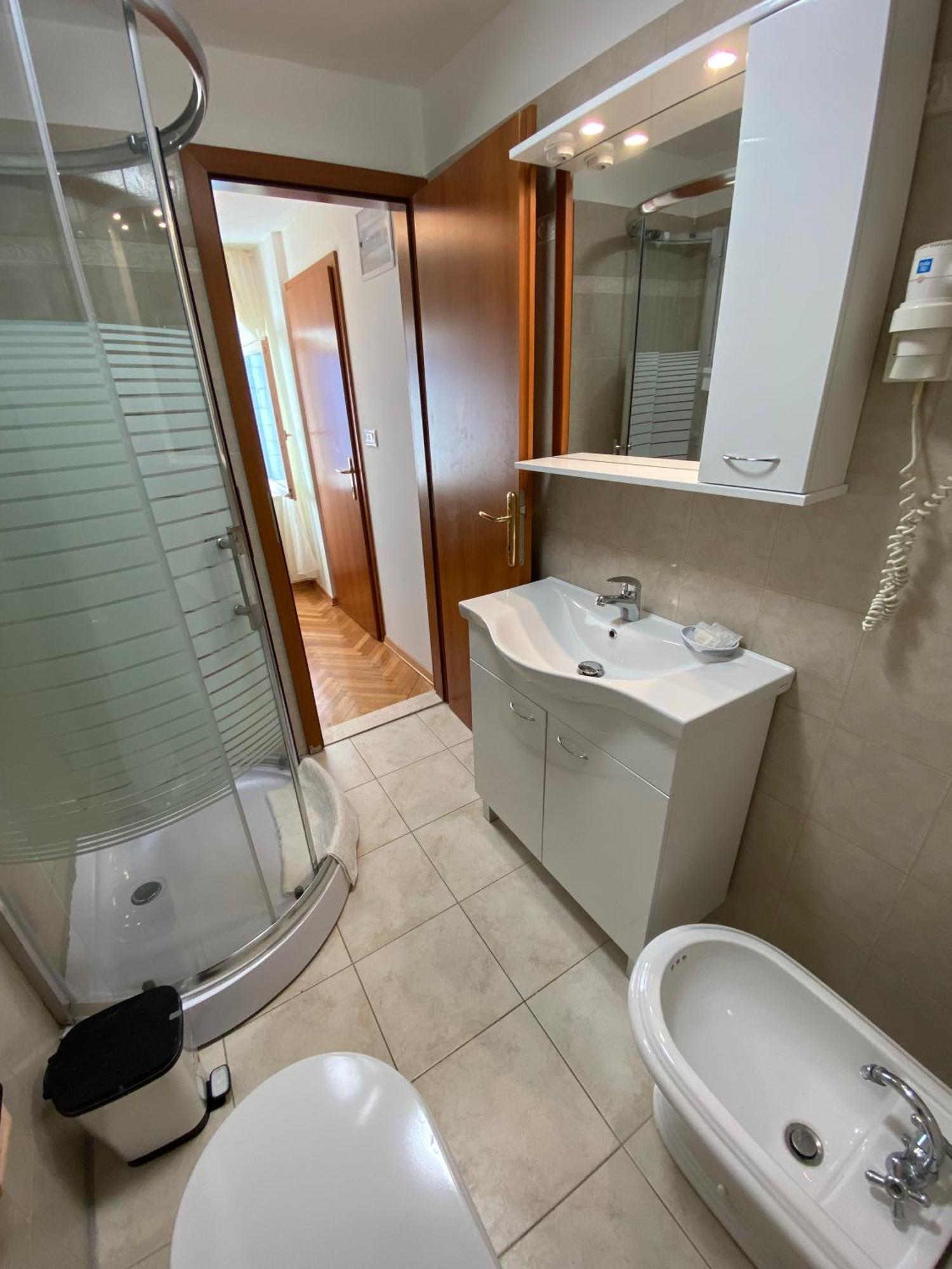 Rooms Base Split Eksteriør bilde